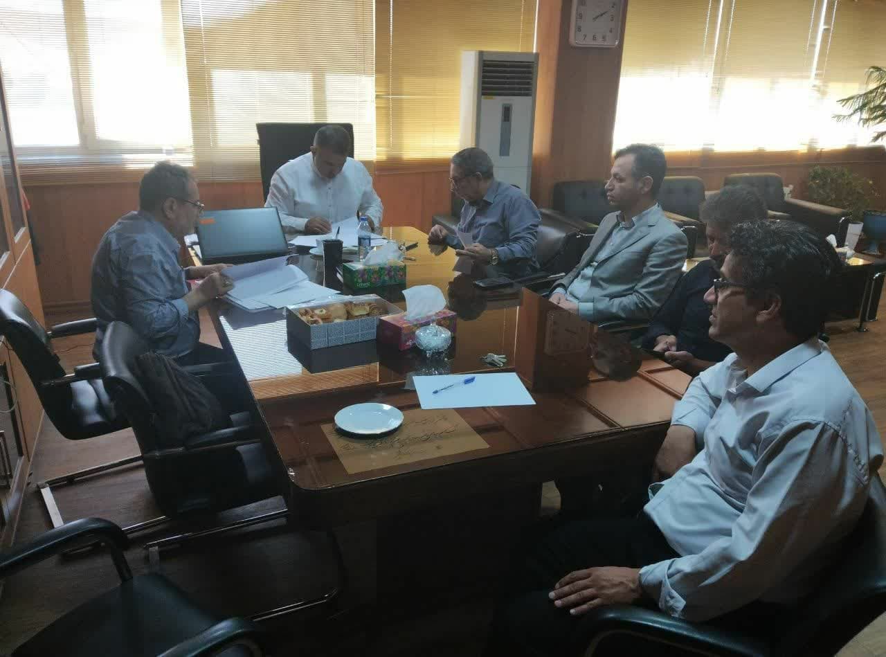 جلسه بررسی مشکلات آب شرب و کشاورزی بخش مرکزی به ریاست فرماندار برگزار گردید.