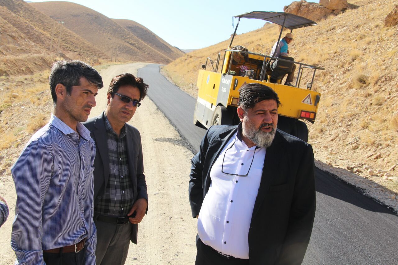 آسفالت فاز نهایی محور سختگذر چهارطاق تکاب آغازشد