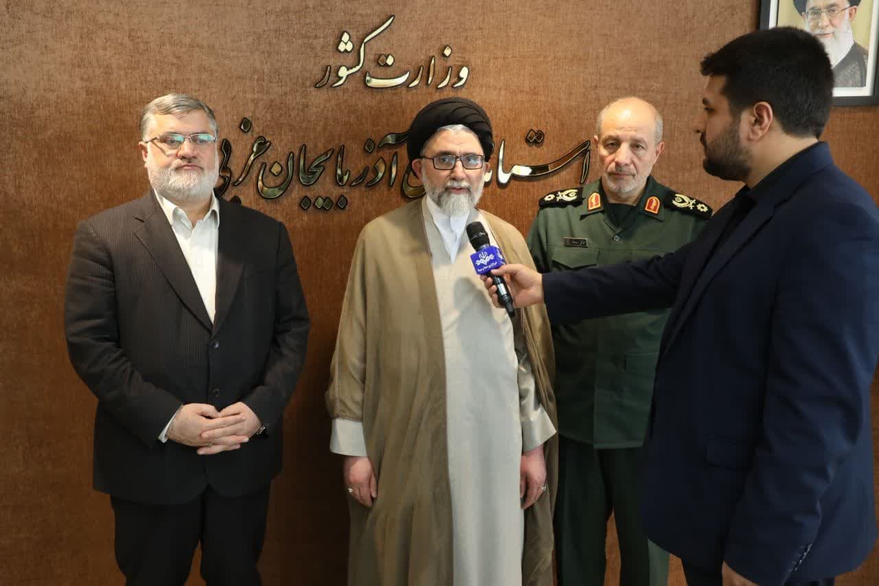 وحدت و اقتدار اقوام، دشمن شکن است / صلابت و ایستادگی مردم در کنار نیروهای نظامی و امنیتی موجب امنیت پایدار آذربایجان غربی شده است