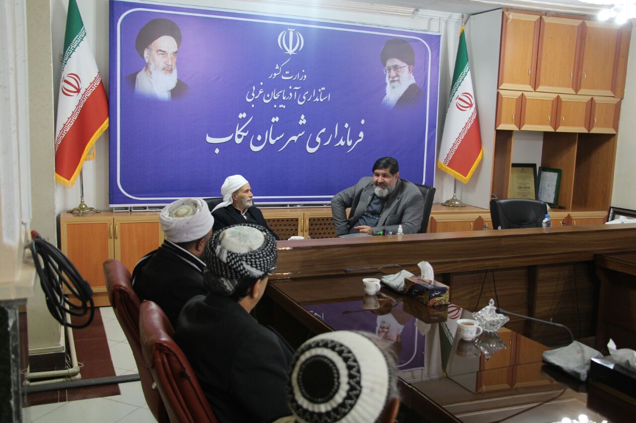 وحدت و انسجام محور توسعه تکاب است