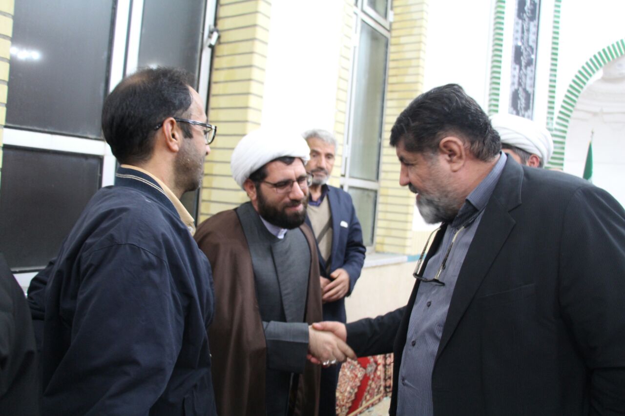 حضور فرماندار تکاب در مراسم چهلم مادر شهید فلاح در روستای دورباش