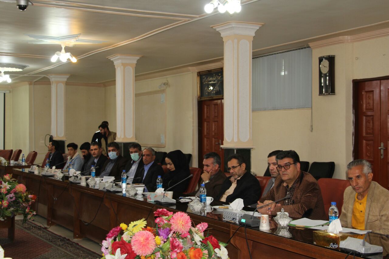 تجلیل فرماندار تکاب از قهرمان مسابقات بوکس نوجوانان کشور