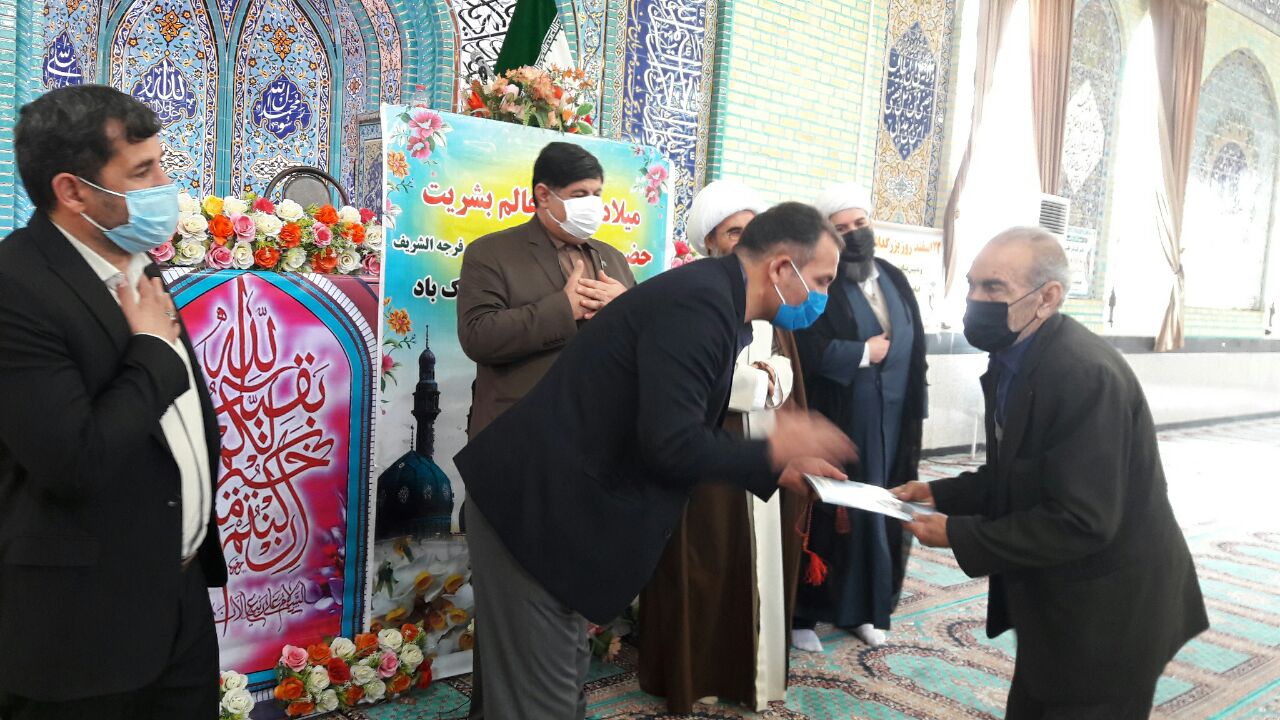 تجلیل از پدران شهدا تکاب باحضور فرماندار