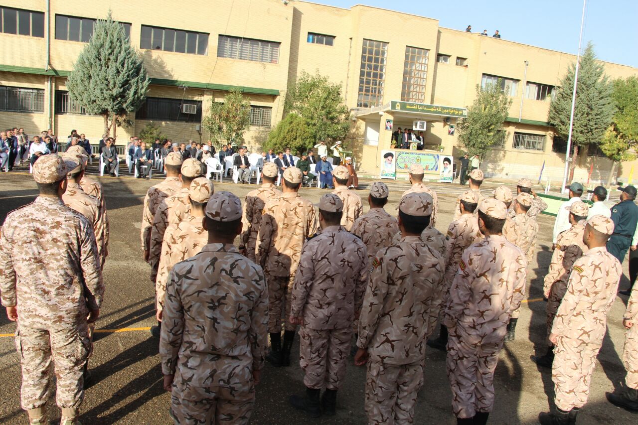 صبحگاه مشترک نیروهای نظامی و انتظامی تکاب به مناسبت هفته فراجا