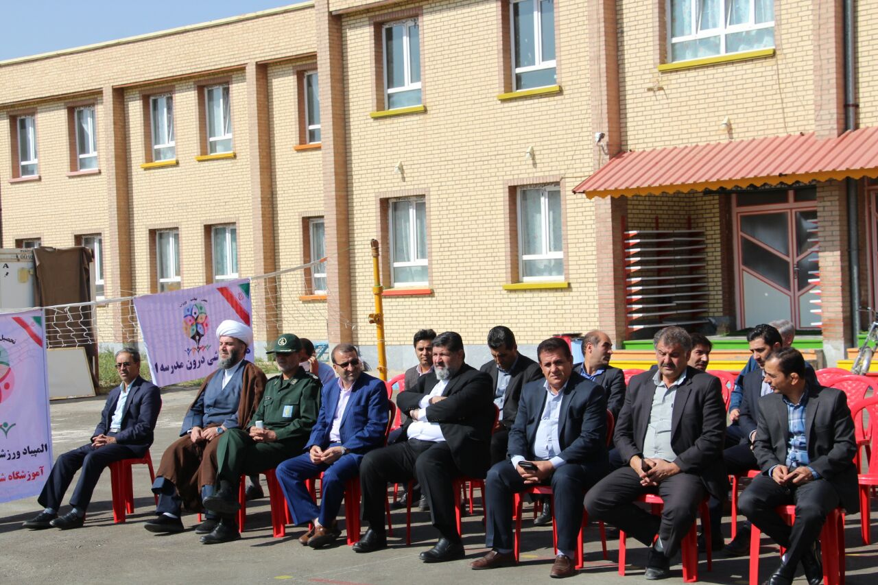 آغاز المپیاد ورزشی دانش آموزان تکاب باحضور فرماندار