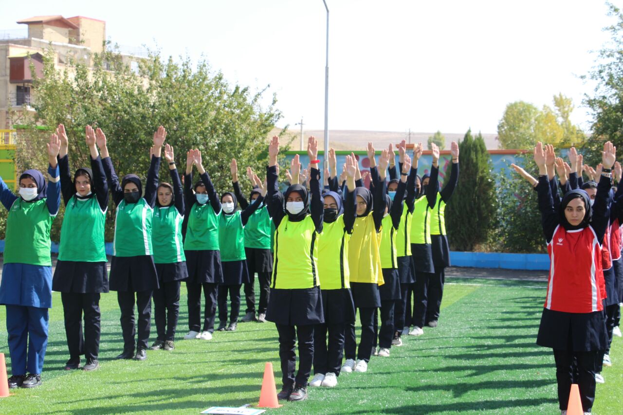 آغاز المپیاد ورزشی دانش آموزان تکاب باحضور فرماندار