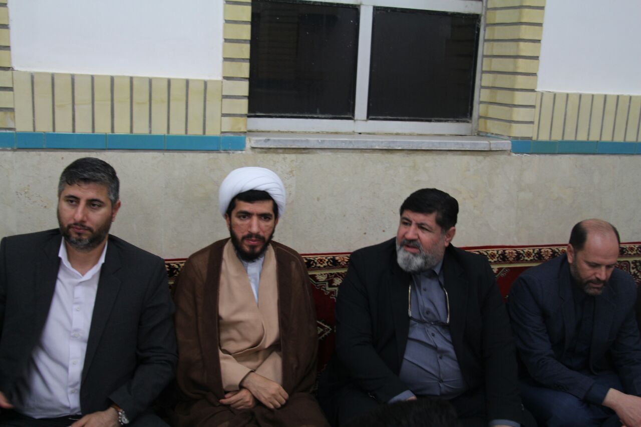 حضور فرماندار تکاب در مراسم چهلم مادر شهید فلاح در روستای دورباش