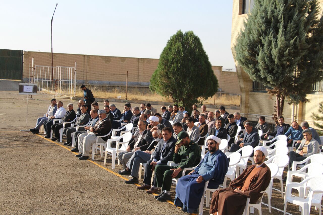 صبحگاه مشترک نیروهای نظامی و انتظامی تکاب به مناسبت هفته فراجا