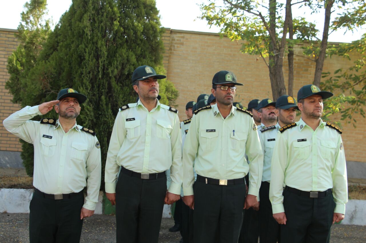 صبحگاه مشترک نیروهای نظامی و انتظامی تکاب به مناسبت هفته فراجا