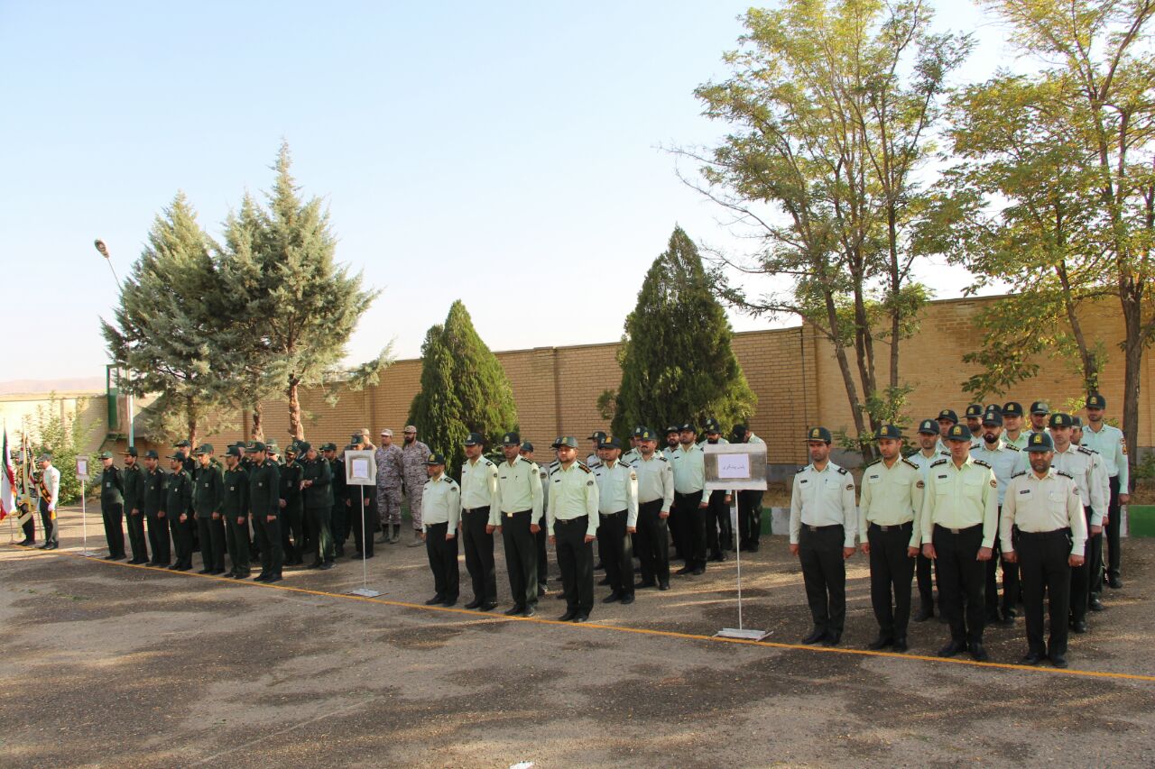 صبحگاه مشترک نیروهای نظامی و انتظامی تکاب به مناسبت هفته فراجا