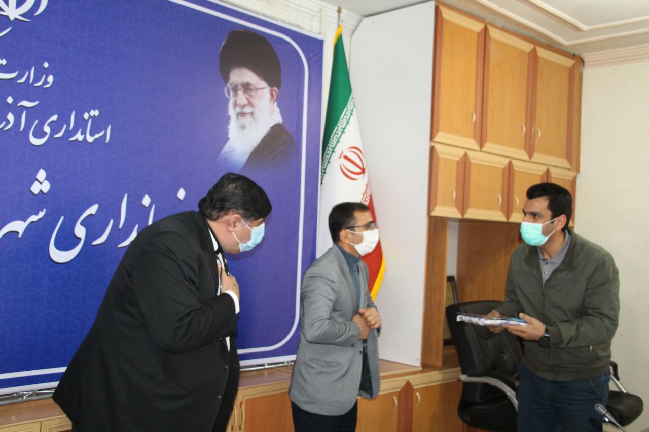 تجلیل فرماندار تکاب از روسای هیات های ورزشی  به مناسبت روز جوان