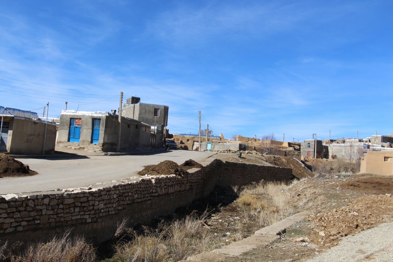 بازدید میدانی فرماندار تکاب از روستای تمای