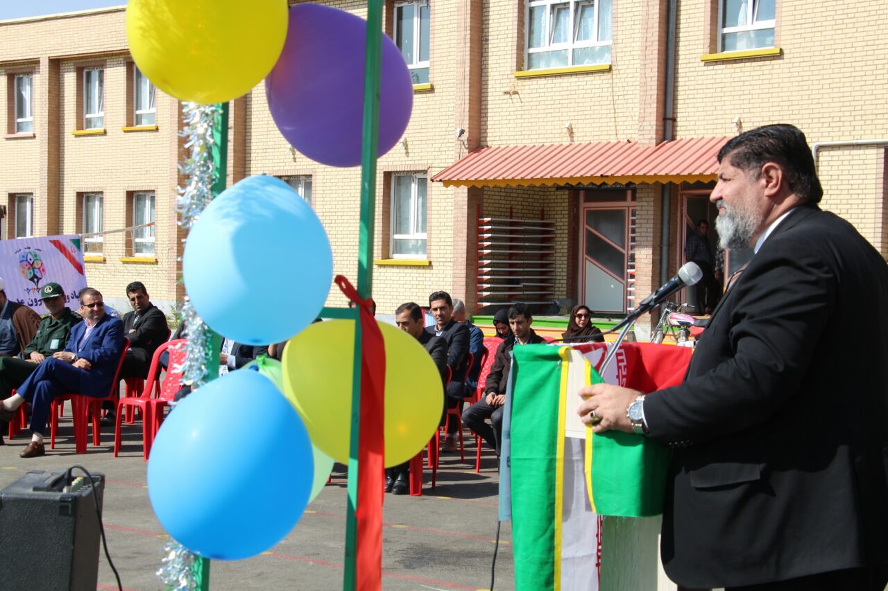 آغاز المپیاد ورزشی دانش آموزان تکاب باحضور فرماندار