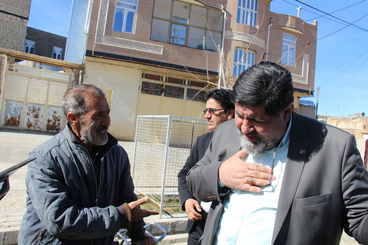 بازدید میدانی فرماندار تکاب از روستای تمای