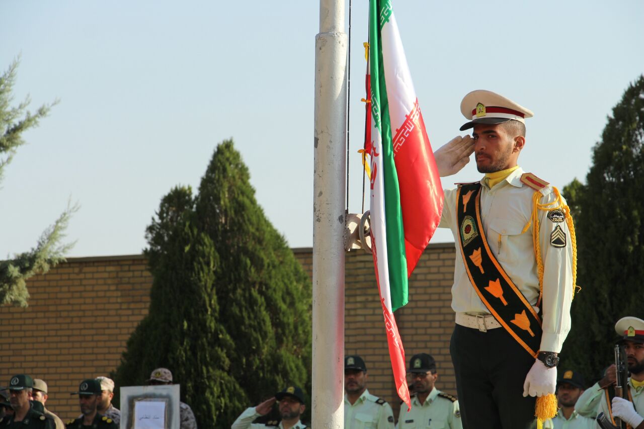 صبحگاه مشترک نیروهای نظامی و انتظامی تکاب به مناسبت هفته فراجا