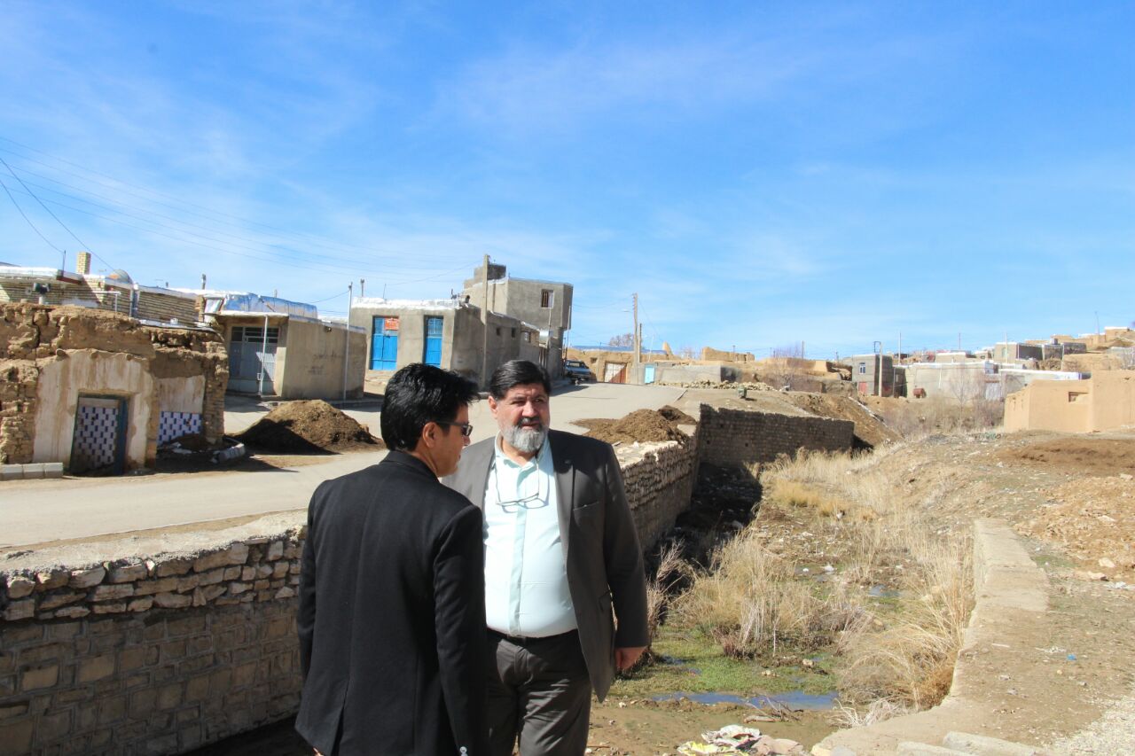 بازدید میدانی فرماندار تکاب از روستای تمای