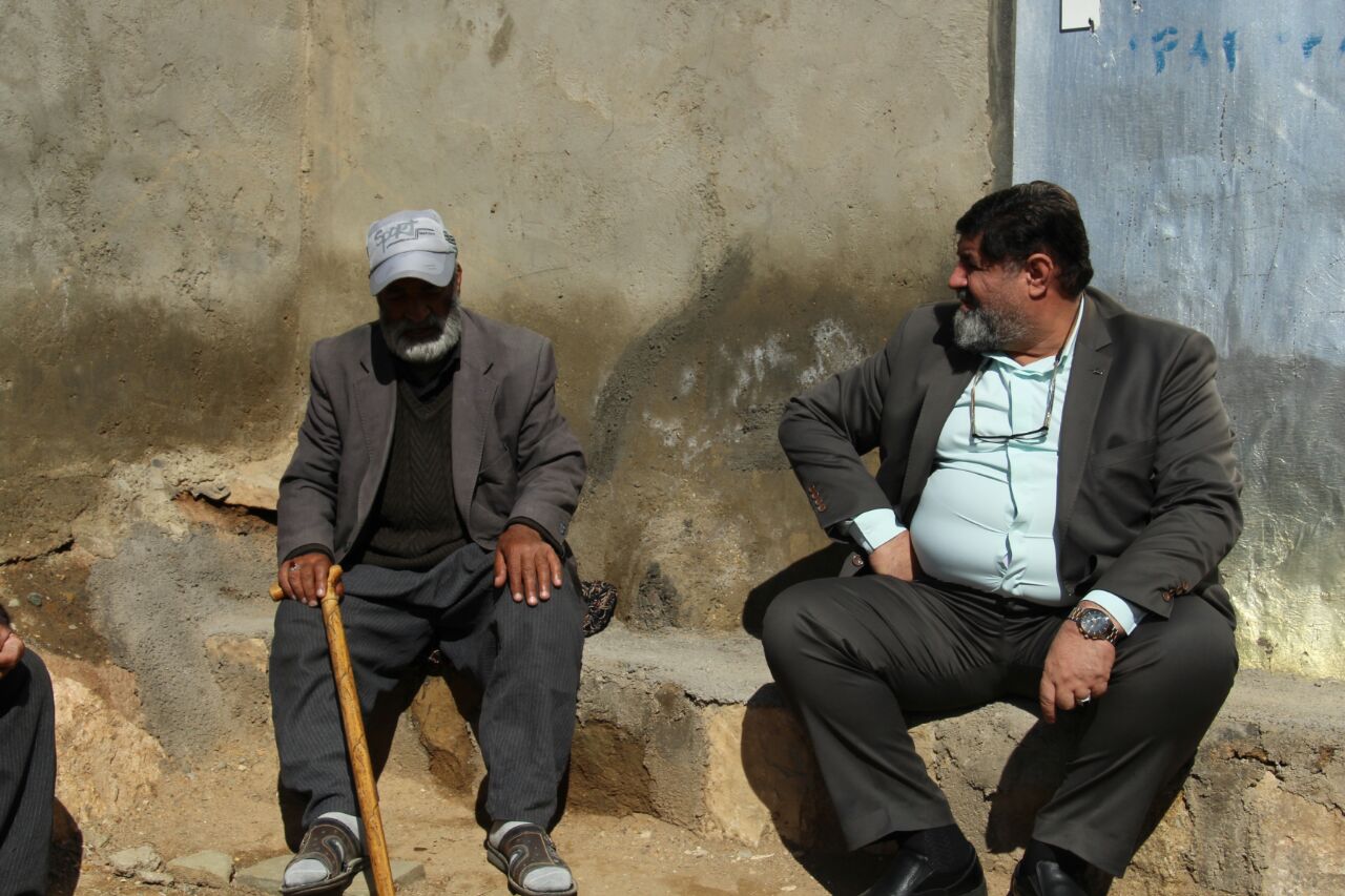 بازدید میدانی فرماندار تکاب از روستای تمای