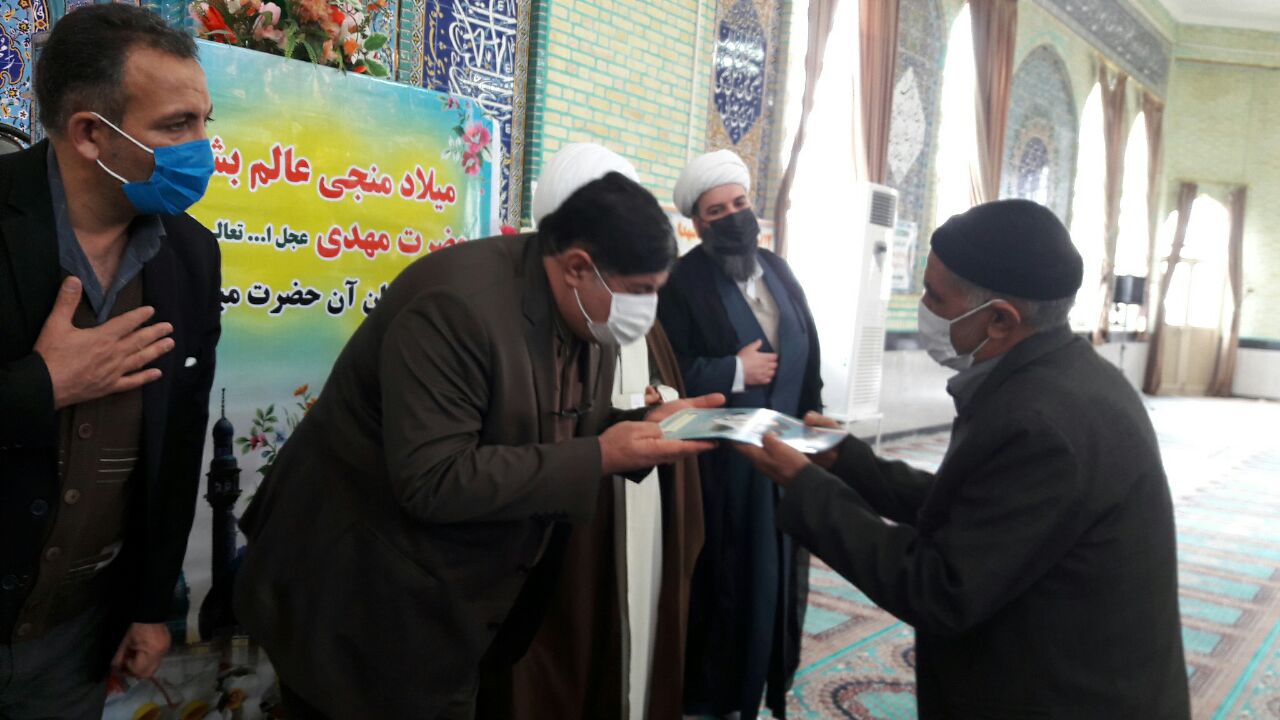 تجلیل از پدران شهدا تکاب باحضور فرماندار