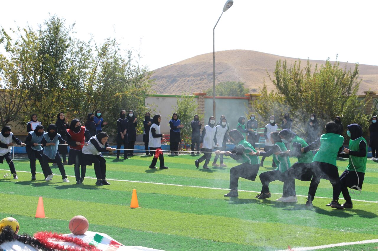 آغاز المپیاد ورزشی دانش آموزان تکاب باحضور فرماندار