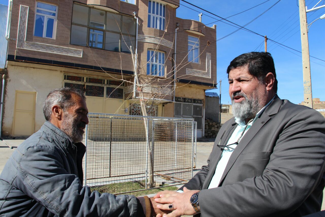 بازدید میدانی فرماندار تکاب از روستای تمای