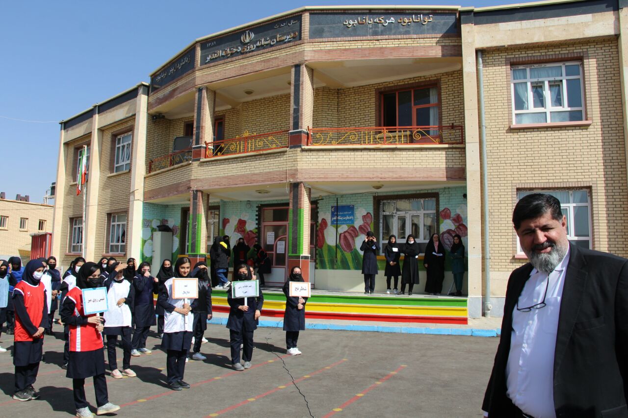 آغاز المپیاد ورزشی دانش آموزان تکاب باحضور فرماندار