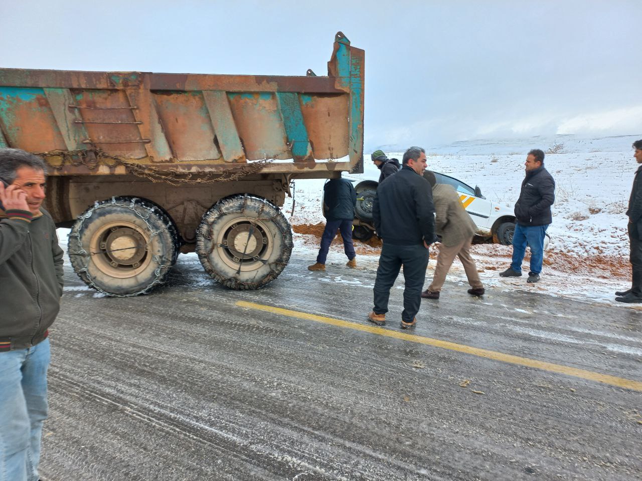 برف روبی محورهای مواصلاتی تکاب