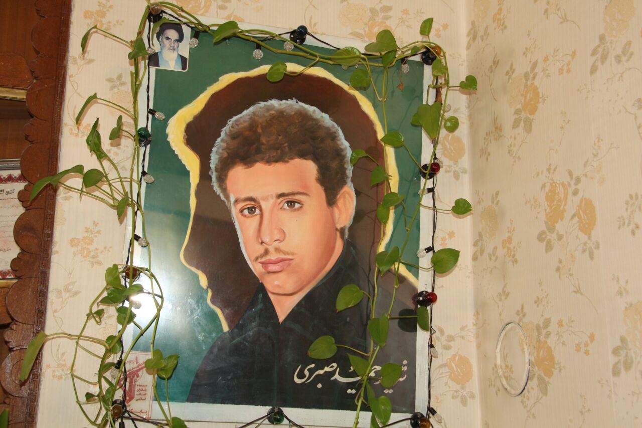 دیدار فرماندار با خانواده شهدا به مناسبت هفته دفاع مقدس