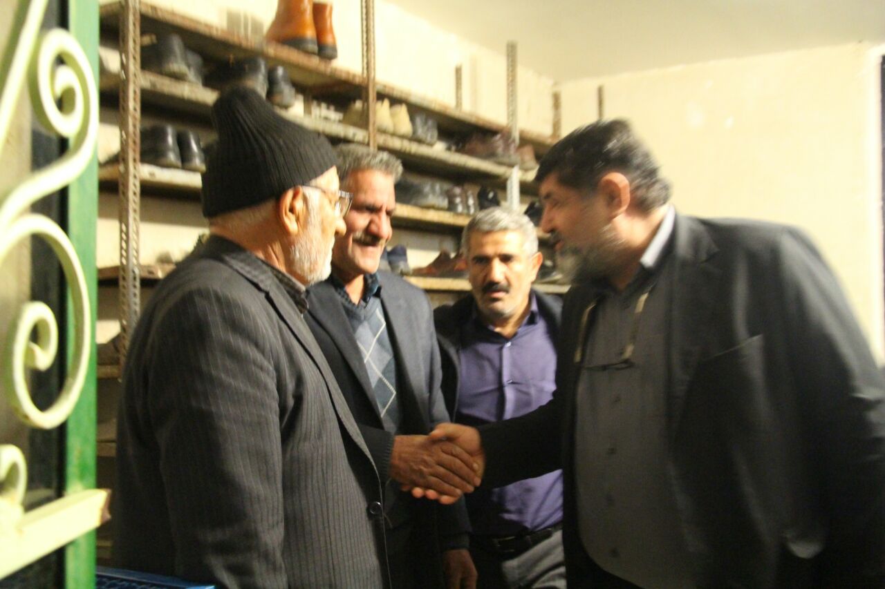 حضور فرماندار تکاب در مراسم چهلم مادر شهید فلاح در روستای دورباش