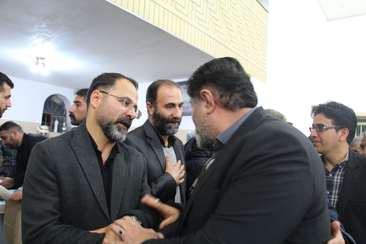 حضور فرماندار تکاب در مراسم چهلم مادر شهید فلاح در روستای دورباش