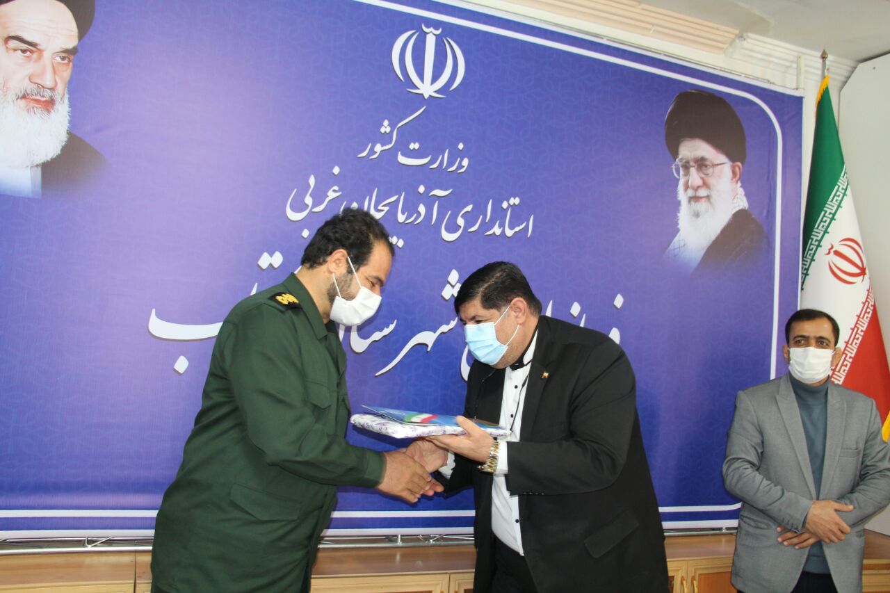 تجلیل فرماندار تکاب از روسای هیات های ورزشی  به مناسبت روز جوان