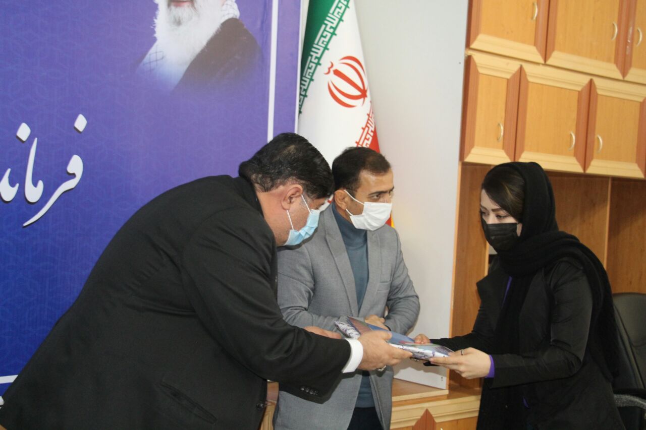 تجلیل فرماندار تکاب از روسای هیات های ورزشی  به مناسبت روز جوان