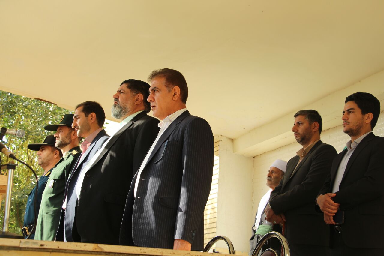 صبحگاه مشترک نیروهای نظامی و انتظامی تکاب به مناسبت هفته فراجا