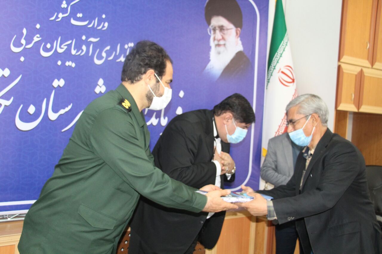 تجلیل فرماندار تکاب از روسای هیات های ورزشی  به مناسبت روز جوان