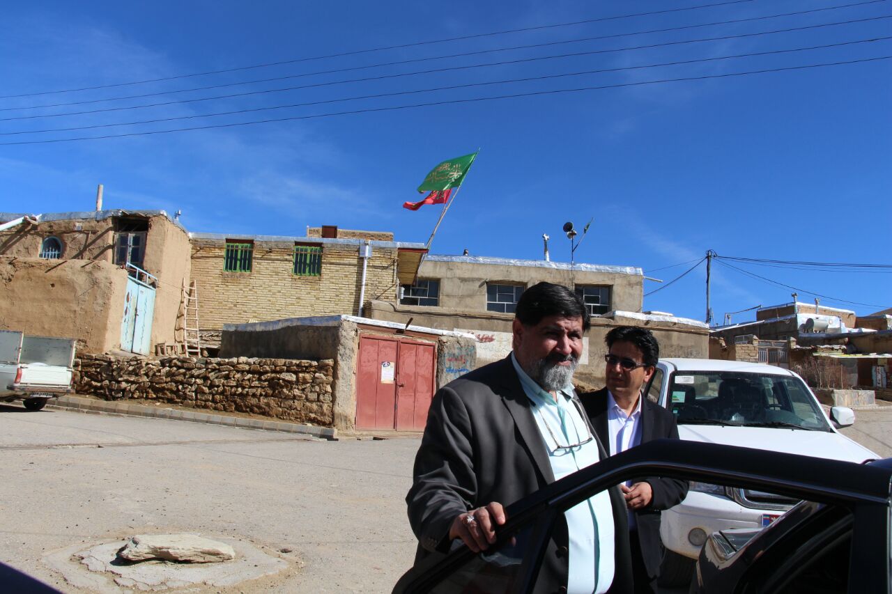بازدید میدانی فرماندار تکاب از روستای تمای