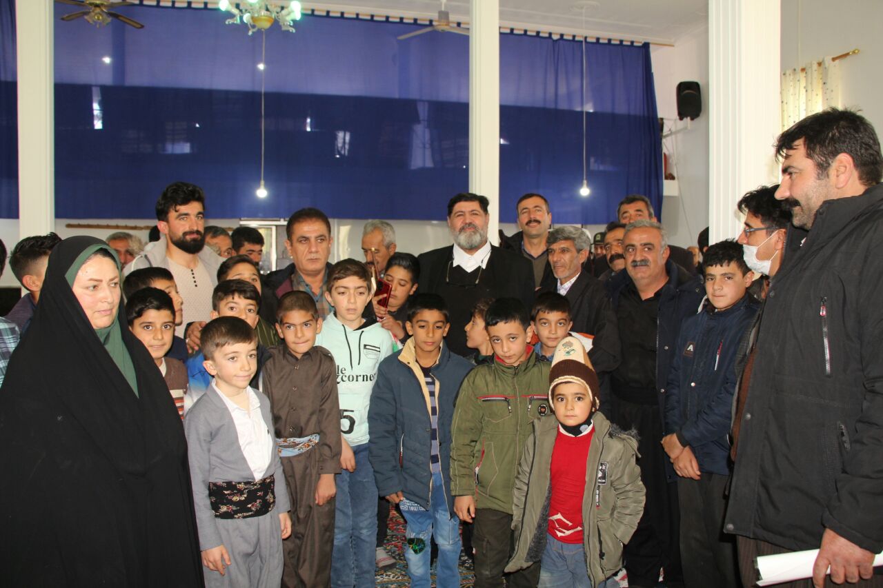 حضور صمیمی فرماندار تکاب در جمع دانش آموزان روستایی