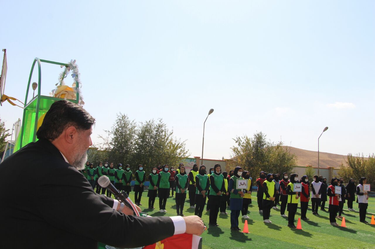 آغاز المپیاد ورزشی دانش آموزان تکاب باحضور فرماندار